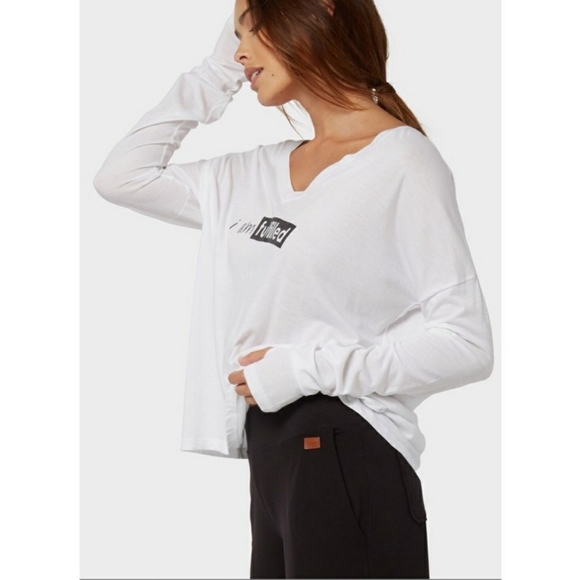 Peace Love World Top - Picture 5 of 7